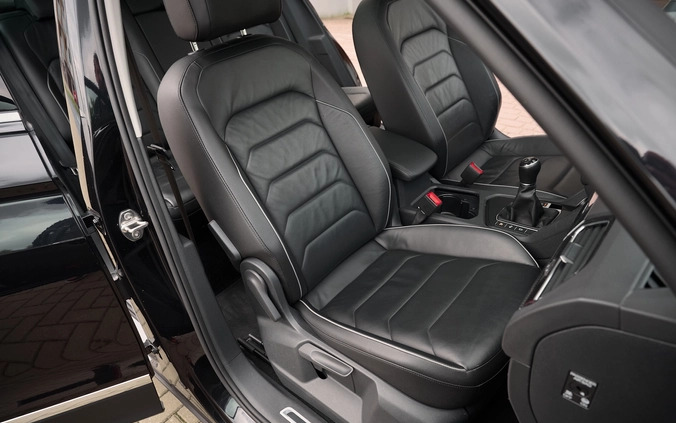 Volkswagen Tiguan cena 79700 przebieg: 213000, rok produkcji 2016 z Płock małe 781